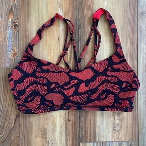 Lululemon Free to be zen bra, size 4